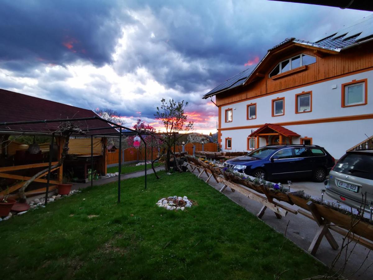 Stara Soncna Hisa Apartment Radovljica Exterior foto